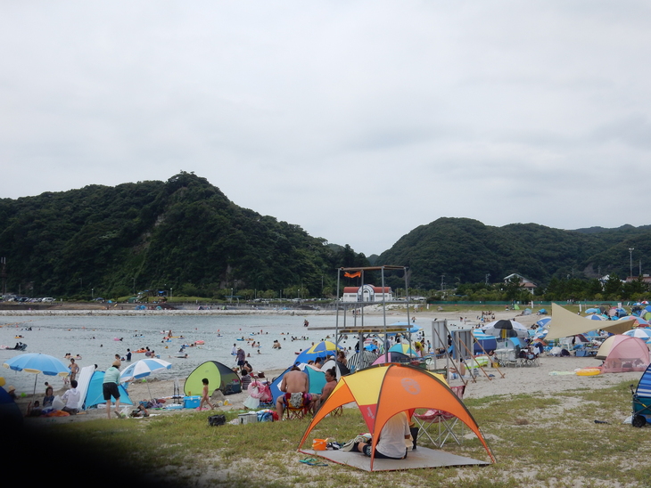 ’16,8,12(金)興津の海は満杯でした!_f0060461_11393835.jpg