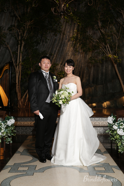 ナチュラルシックなグリーン&ホワイトWeddingブーケ＊クラシカ表参道様へお届けしました！_b0138802_00431593.jpg