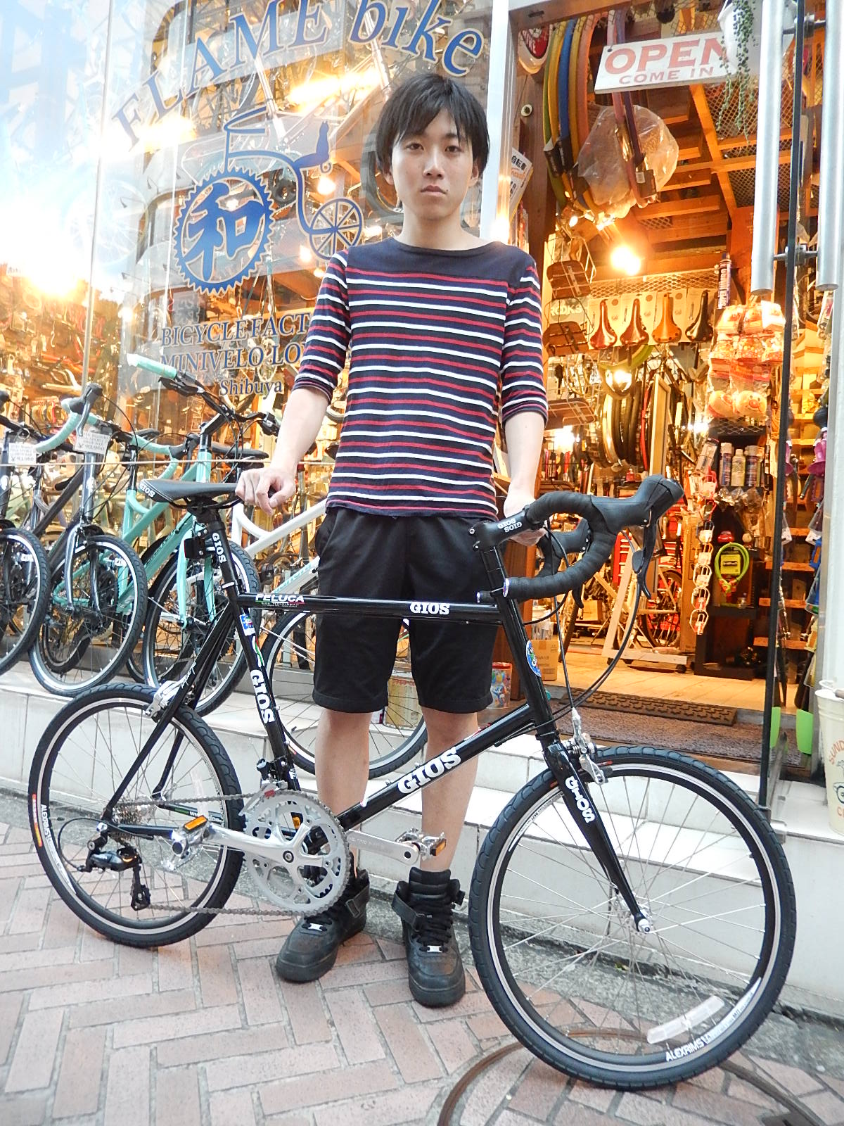 8月14日　渋谷　原宿　の自転車屋　FLAME bike前です_e0188759_19344370.jpg
