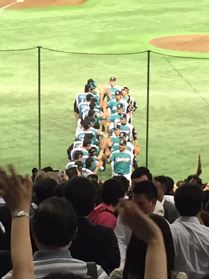 今日も勝利!_d0116799_2339620.jpg