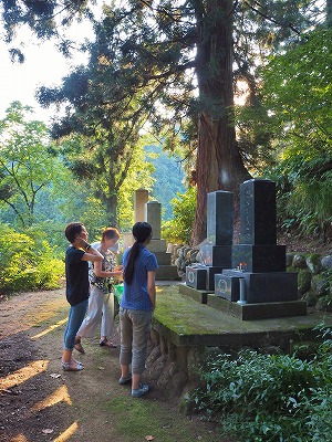 お盆のお墓参り_c0336902_15503436.jpg