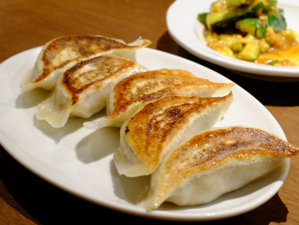 「六本木 Chinese Bar 52(GONI) 焼き餃子、水餃子」_a0000029_22445078.jpg