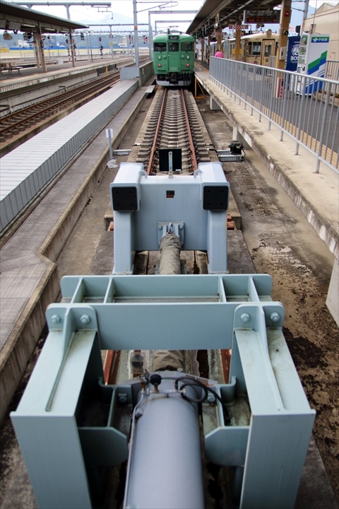 誘導型油圧車止メ装置 今日も丹後鉄道 誘導型油圧車止メ装置 今日も丹後鉄道