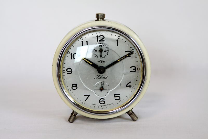 ☆本日のPICK UP☆(チェコスロヴァキア PRIM社の ゼンマイ式目覚まし