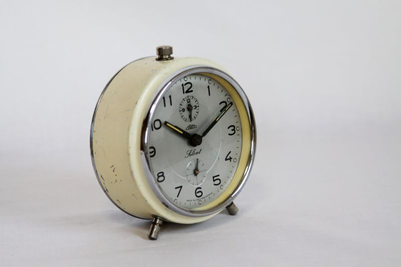 東欧アンティーク チェコスロバキア 目覚まし時計 チェコスロバキア製