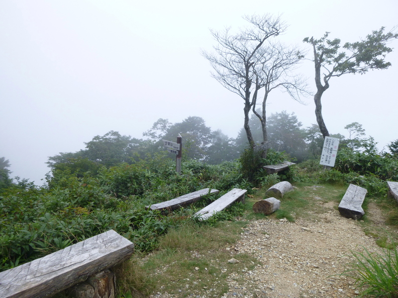 高賀山 (1,224.2M) 　に登る_d0170615_20461199.jpg