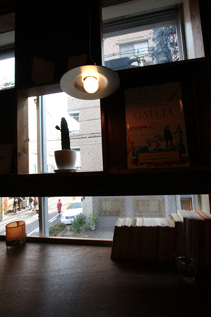 京都のコーヒー専門店⑦ －月と六ペンス－ _b0169330_16594689.jpg