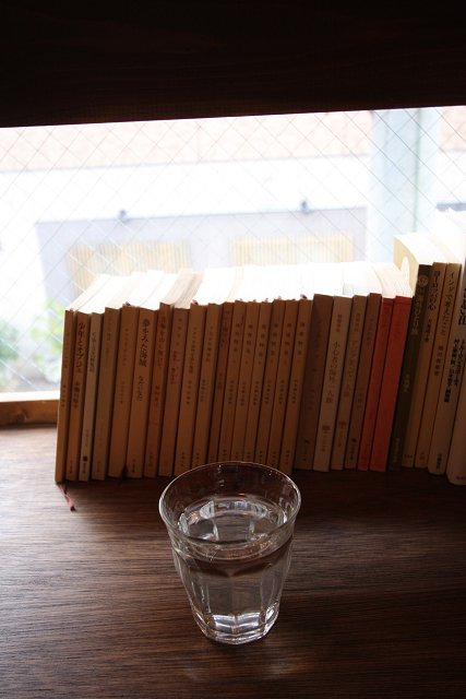 京都のコーヒー専門店⑦ －月と六ペンス－ _b0169330_16595357.jpg