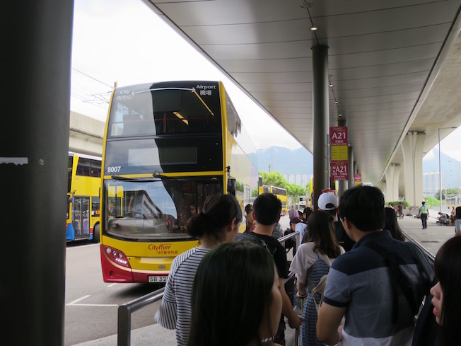 香港国際空港からホテルへ、エアポート・バスで移動_a0110447_22415260.jpg