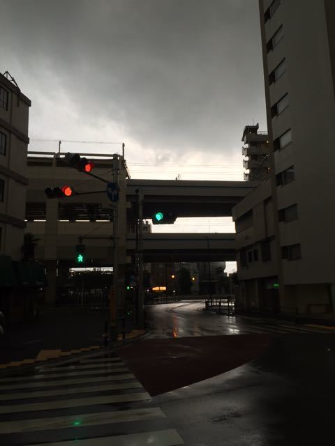 すごい雨が降ったところと降らないところ！虹にルンルン！_f0130894_21565372.jpg