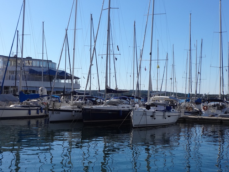 Sailing to Venice その１　クロアチアのクルク島からイストリア半島のプーラ_c0188818_182196.jpg