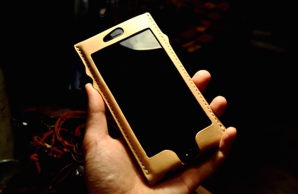 iPhone leather cover_b0172633_2212483.jpg