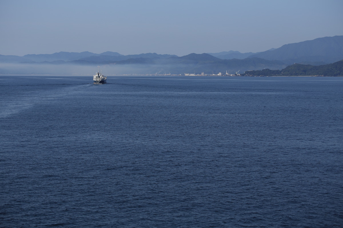 和歌山港~徳島港 紀伊水道を行くあの船_b0061717_12103763.jpg