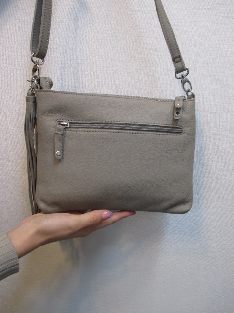 ビュレBeaure B-12419 タッセル付きミニショルダーbag_e0076692_1424236.jpg