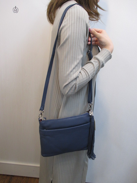 ビュレBeaure B-12419 タッセル付きミニショルダーbag_e0076692_1425837.jpg