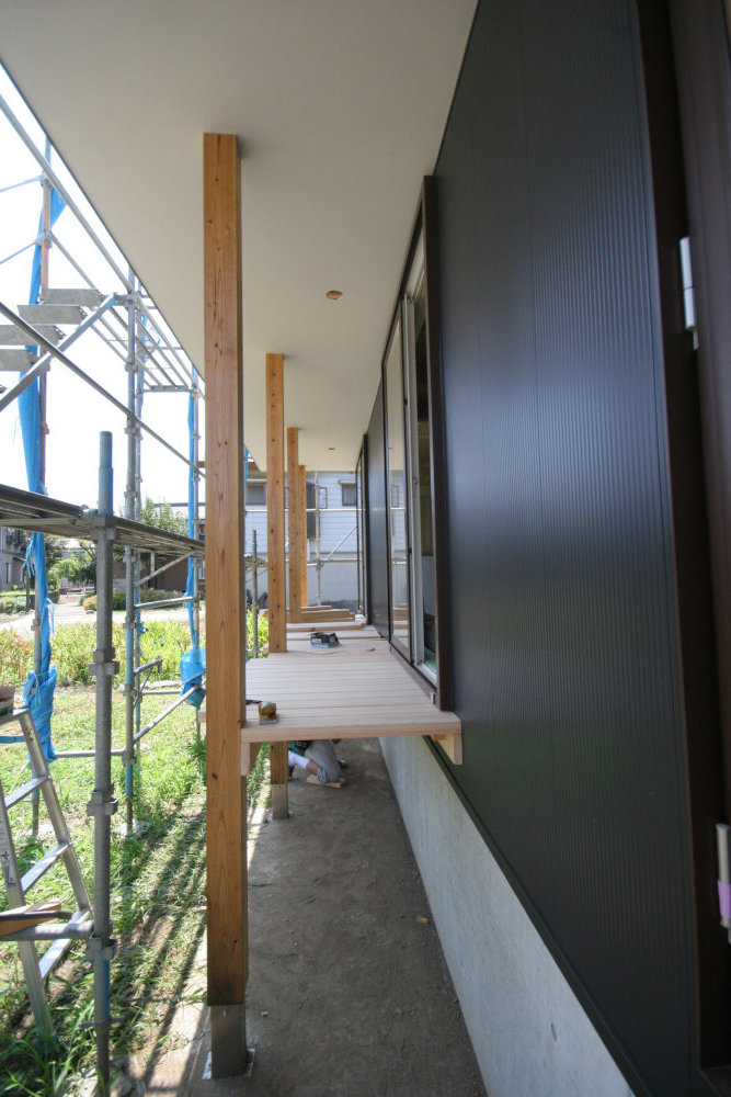 キッチンの壁板と縁側_b0349892_06315791.jpg