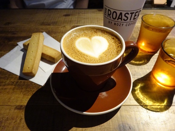 THE ROASTERYさんでラテとショートブレッド_e0230011_17260008.jpg