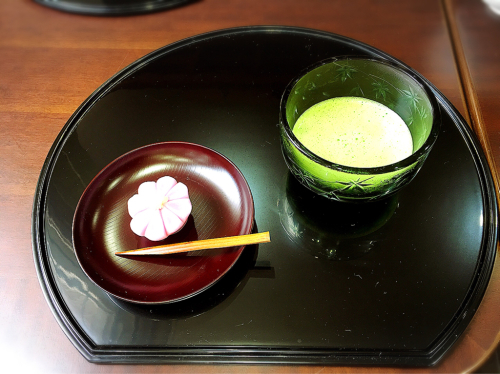 菓子の館とね_e0292546_16184030.jpg