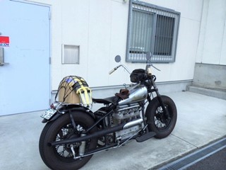 乗ってる、組んでる_a0165898_21463293.jpg