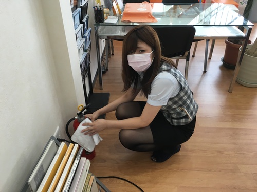 8月23日 火曜日のひとログヽ( ‘ω’ )ノ ドバイからランクル200ディーゼル到着♫_b0127002_17171115.jpg