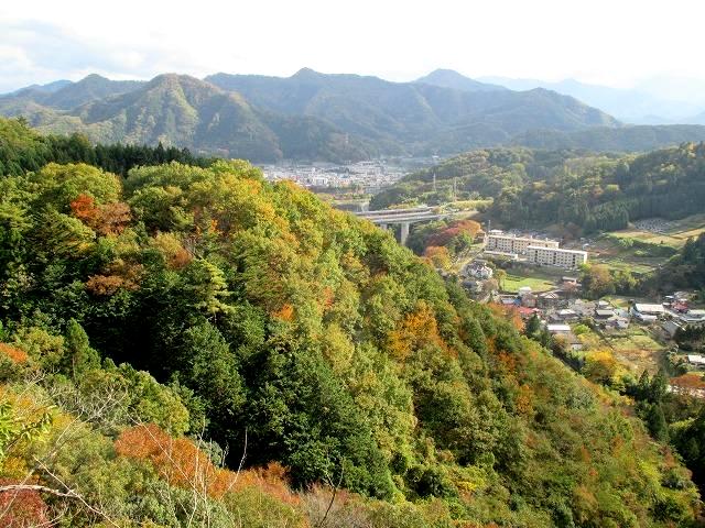 大月市　中央線沿線の山　岩殿山は史跡の里のSkytree　　　　　Mount Iwadono in Ōtsuki, Yamanashi_f0308721_2464738.jpg