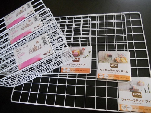 白 セリアの白いシャンプーボトルと風呂場をワイヤー収納 引っかけ収納に改造 エキサイトブログ