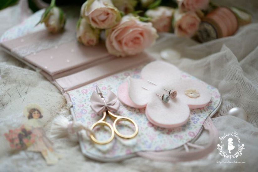 ローズブーケ刺繍のバック型ソーイングケース_a0157409_12102972.jpg