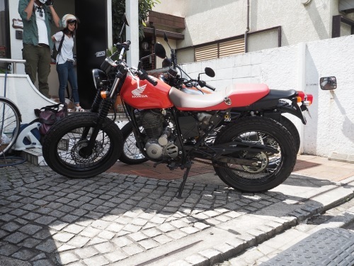 まるで 昔の バイクのcm みたいで面白い はじめてのbmw K100rs 4v