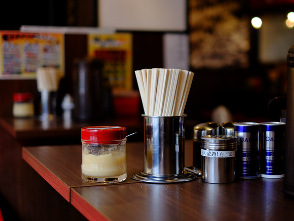 「池袋 釜炊きとんこつラーメン GATTONの焦がしにんにく黒とんこつ」_a0000029_2171311.jpg