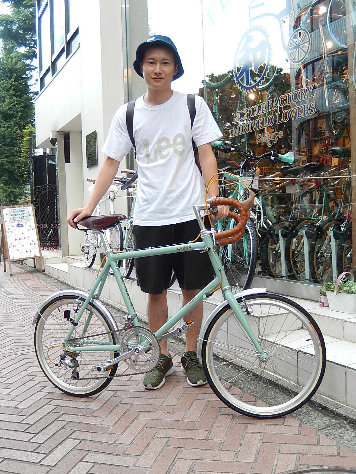 8月24日　渋谷　原宿　の自転車屋　FLAME bike前です_e0188759_21124982.jpg