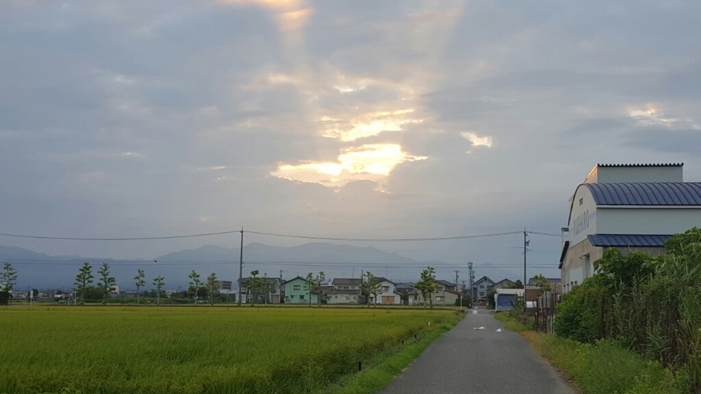 8月24日（水）おはようございます…今日は昼「文化センター」があります。_e0327460_05495800.jpg