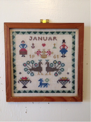 ヴィンテージ刺繍壁掛け(DENMARK)_c0139773_14093989.jpg