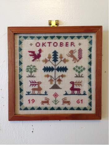 ヴィンテージ刺繍壁掛け(DENMARK)_c0139773_14104334.jpg