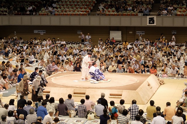 ■　大相撲巡業場所に行く　　　16.8.25_e0339873_2014453.jpg