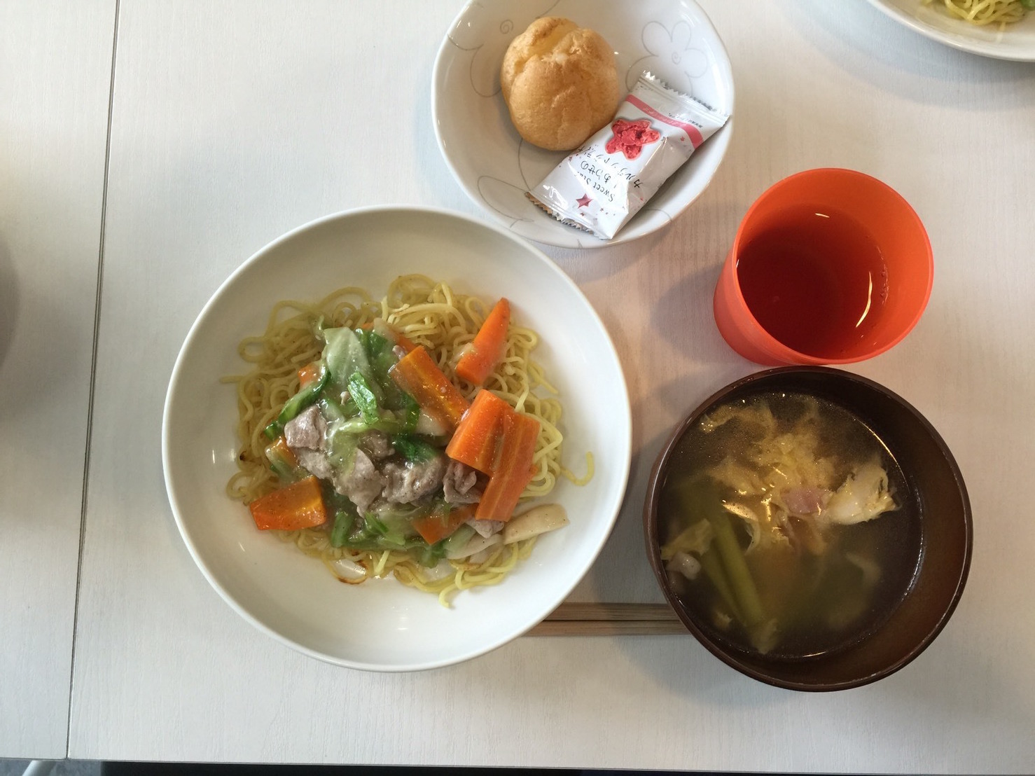 日だまり工房昼食　あんかけやきそば_c0357519_16244669.jpg