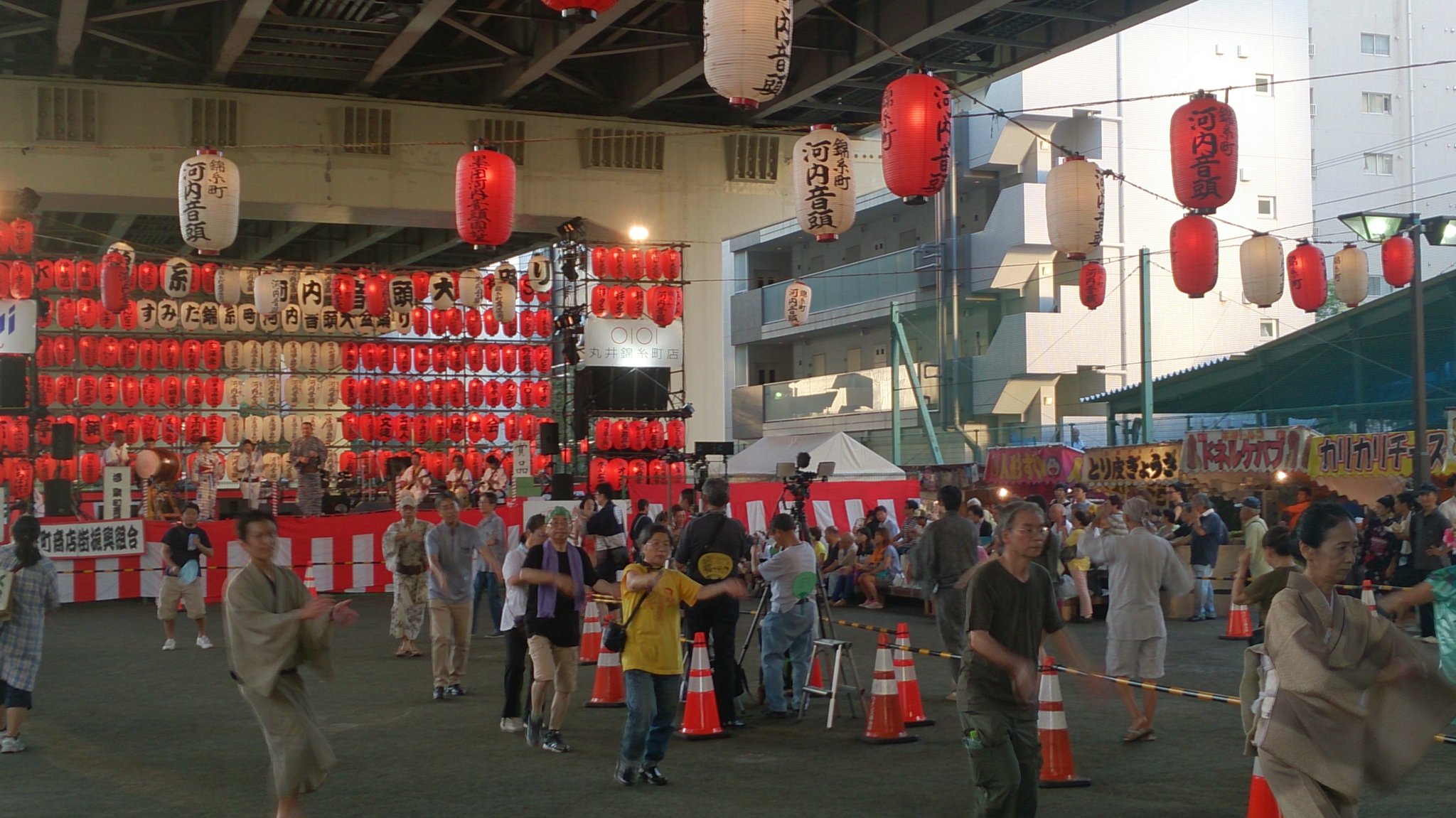 すみだ錦糸町河内音頭大盆踊りに行ってきた_c0002171_2312963.jpg