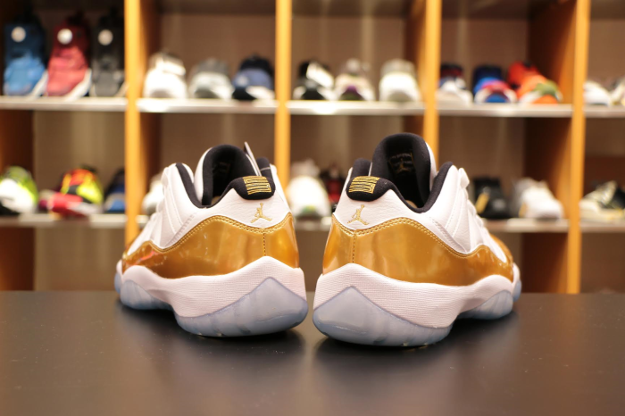 8月27日発売！AIR JORDAN 11 RETRO LOW_b0142780_12434280.png