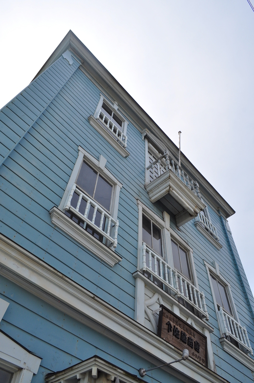 函館市弁天町の旧堤商会(函館の建築再見)_f0142606_440815.jpg