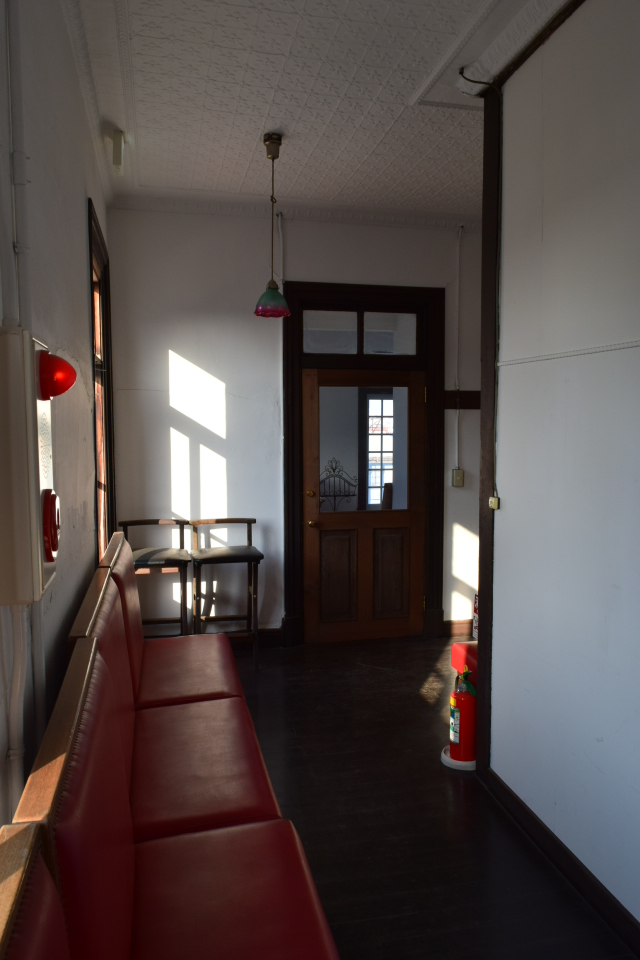 函館市弁天町の旧堤商会(函館の建築再見)_f0142606_516349.jpg
