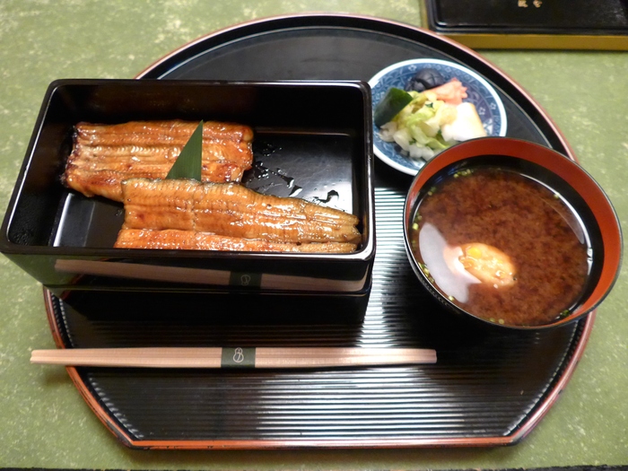 麹町「うなぎ　秋本」へ行く。_f0232060_21333716.jpg