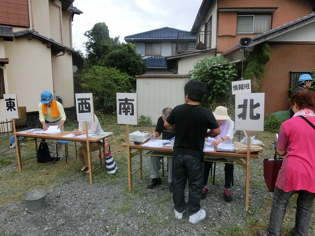 黄色いバンダナ掲示率はこれまで最高の85.9% 駿河台3丁目の28年度夏季防災訓練_f0141310_704637.jpg