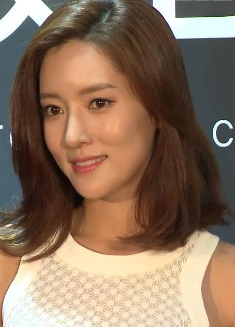 素敵な女優ワンビンナ 人気ドラマ「子供が五人」に出演_f0158064_04533850.jpg