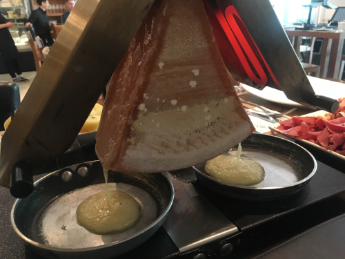 ラクレットチーズでチーズ三昧 桃太郎 世界のどこでも我が道を行く ラクレットチーズでチーズ三昧 桃太郎 世界のどこでも我が道を行く