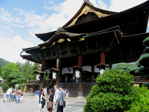 八方尾根変じて善光寺_e0048413_18112655.jpg
