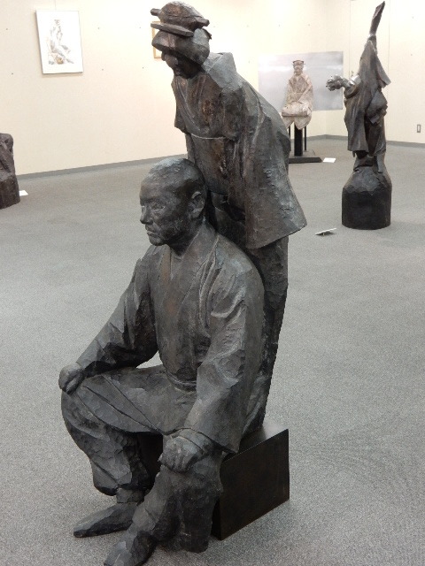桑山賀行彫刻展「木霊と共に50年」（5） 文楽の演者 と 神の手