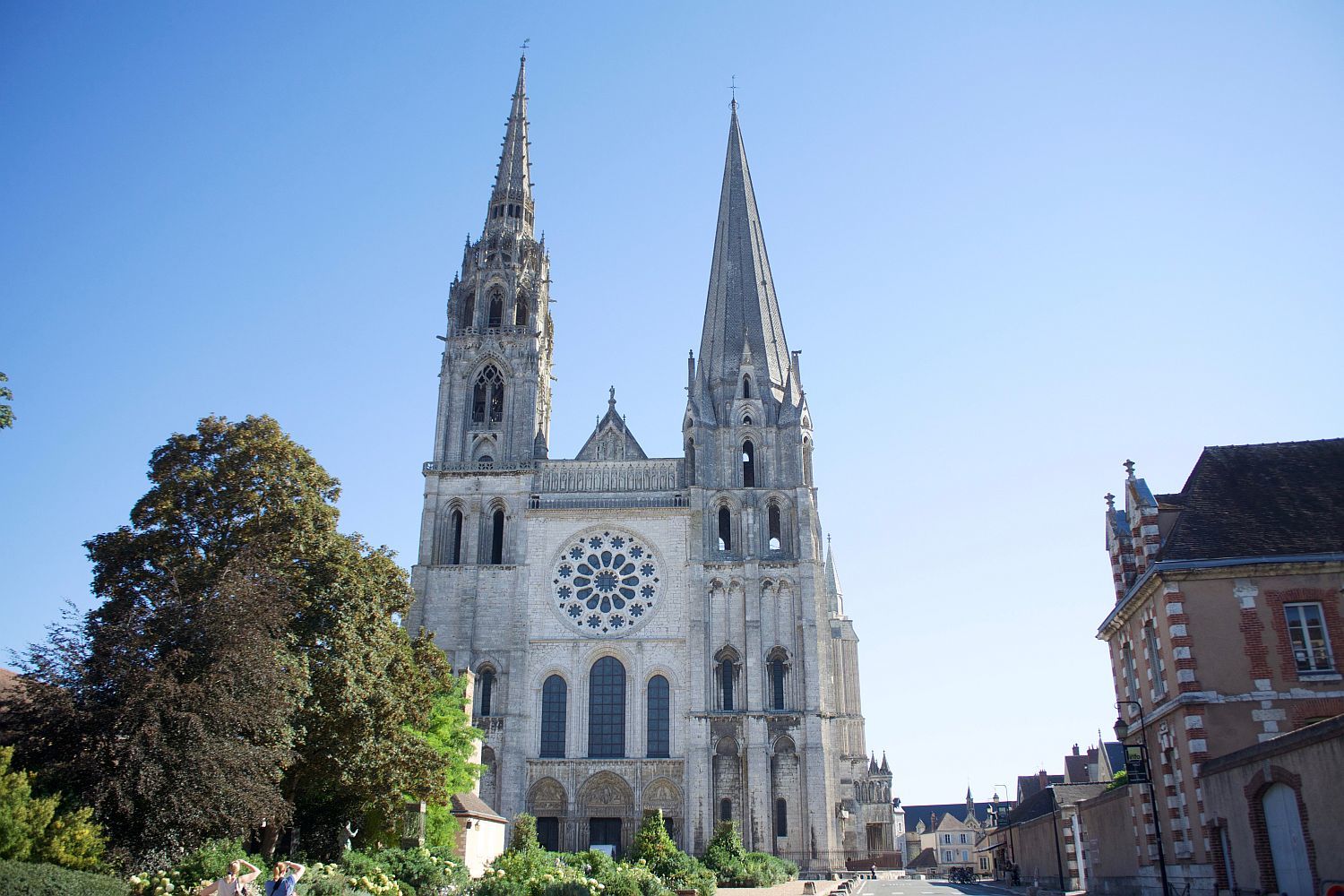 世界遺産 シャルトル大聖堂 行き方 見学のしかた フランス 文化遺産見学案内所