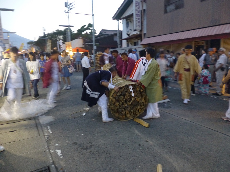 吉田の火祭り開催♪_c0193896_13105762.jpg