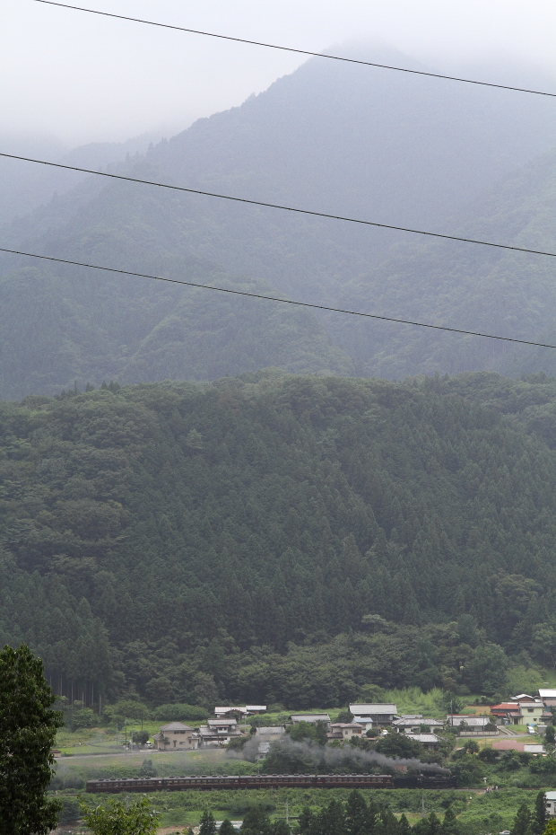 雲が迫る奥秩父 - 2016年夏・秩父 - _b0190710_2354197.jpg