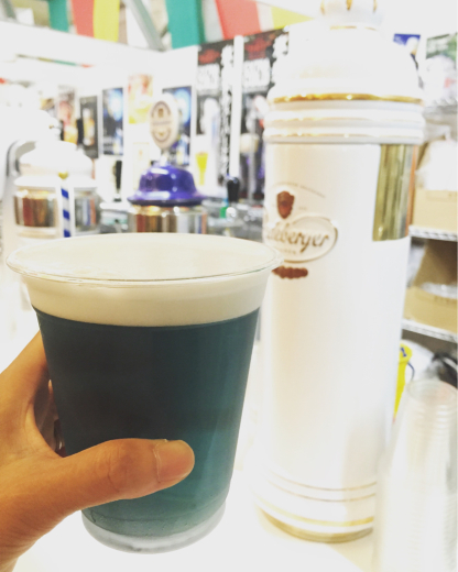 青いビール_e0117783_13201461.jpg