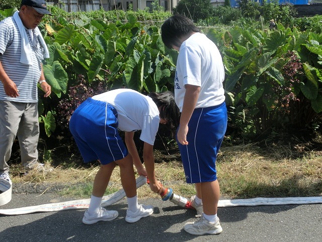 9月1日は吉原二中生の受け入れと消火栓を使った放水訓練実施_f0141310_6194969.jpg